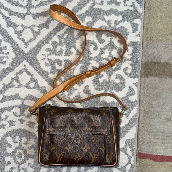 Louis Vuitton Monogram Viva Cite PM Shoulder Bag - Picture 2 of 16